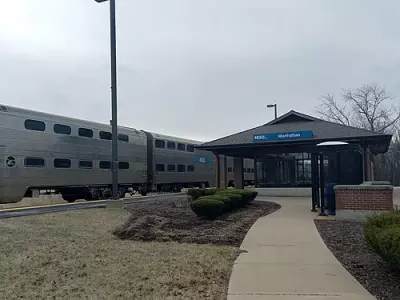 Manhattan Metra station house 3 (March 2025)