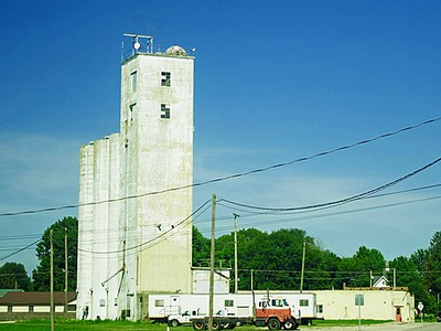 New-Market-grain-elevator-in New-Market-grain-elevator-in