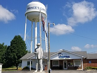Princes Lakes water tower and town hall