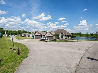 Shamrock Lakes, Indiana