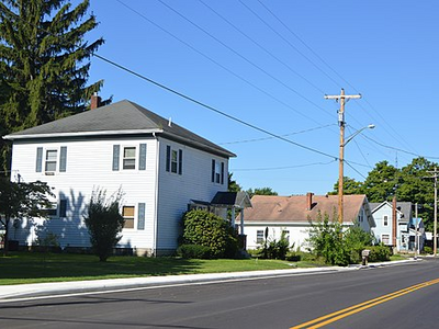 Fletcher, Main east of Walnut