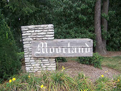 Moorlandsignleft